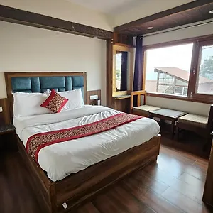 The New Pankaj-newly Renovated-near Mall Road- Free Pickup From Railway Station 2*, Shimla India